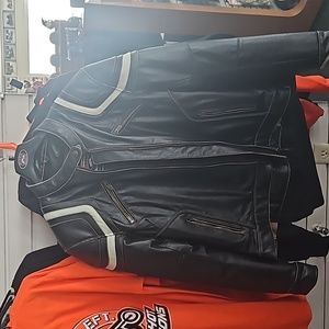 River Road Size XL Black Leather Motorcycle Jacket